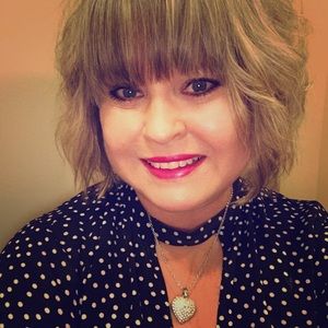 Meet your Posher, Corrine